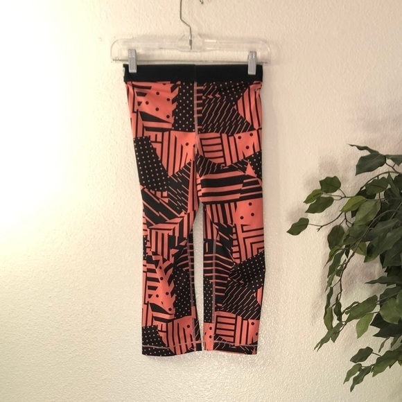 Nike Pro Dri-Fit Neon Cropped Leggings - Picture 4 of 5